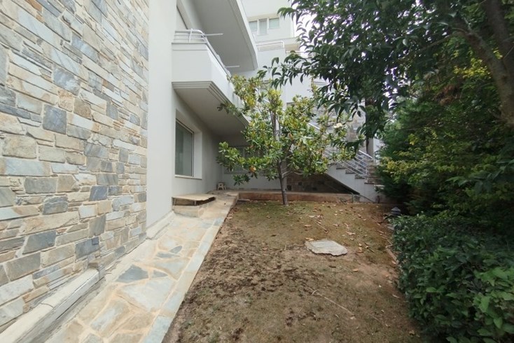 Realty photo 3