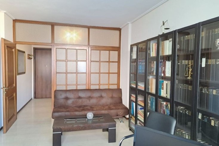 Realty photo 3