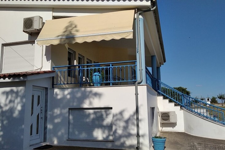 Realty photo 2