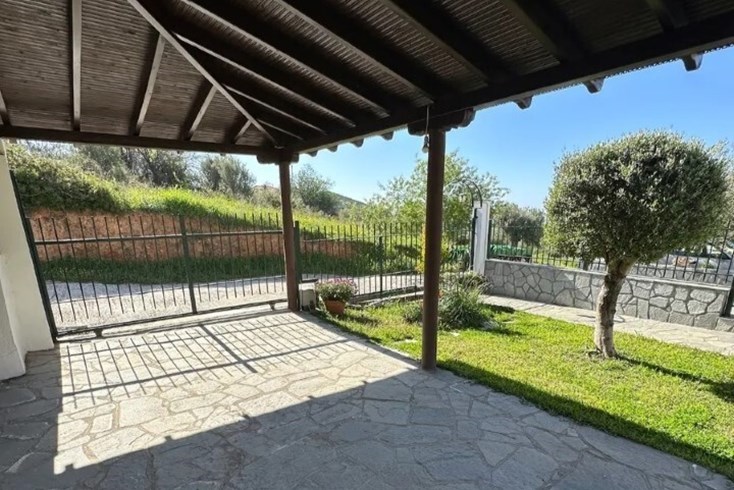 Realty photo 3