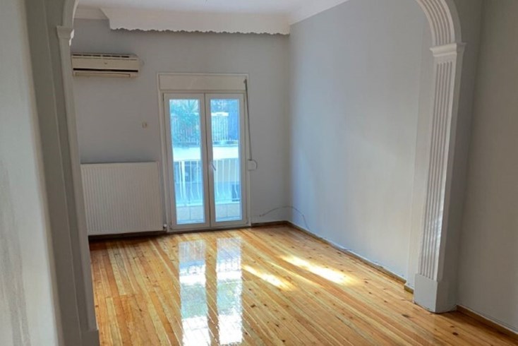 Realty photo 1