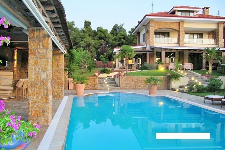 Realty photo 3