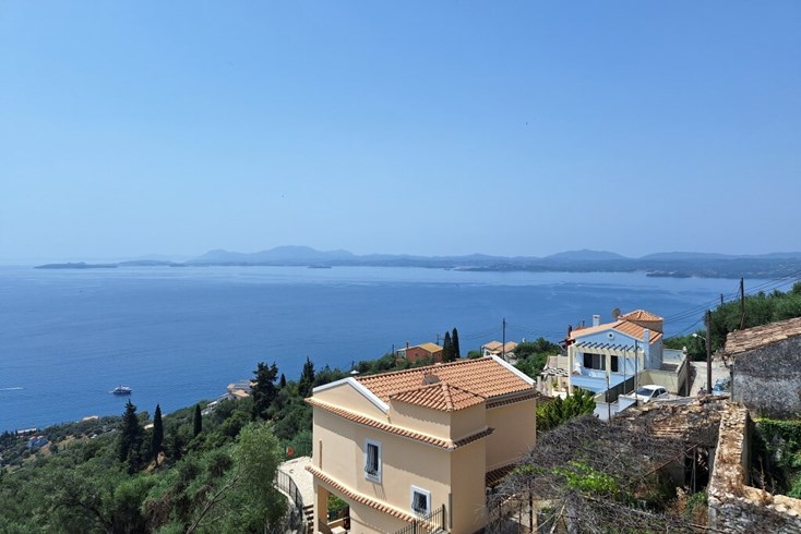 Realty photo 1