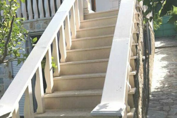 Realty photo 3