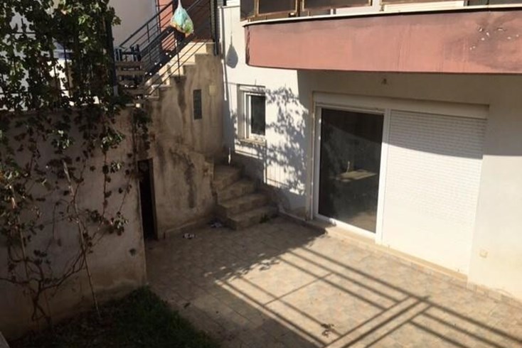 Realty photo 2