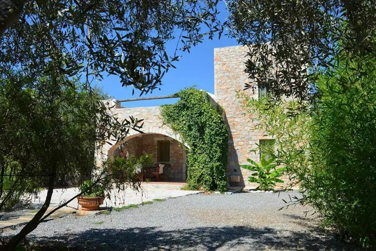 Realty photo 2