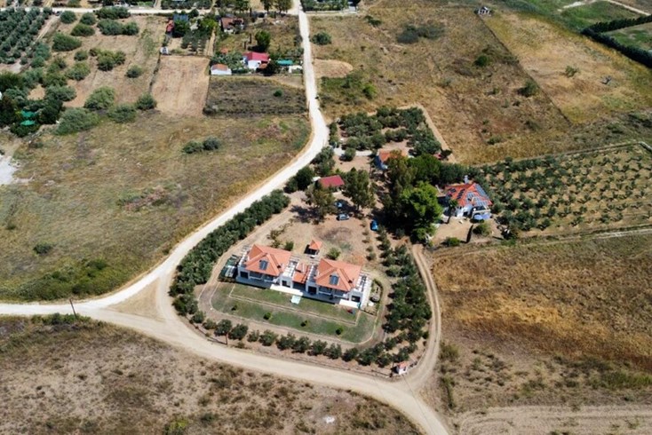 Realty photo 2