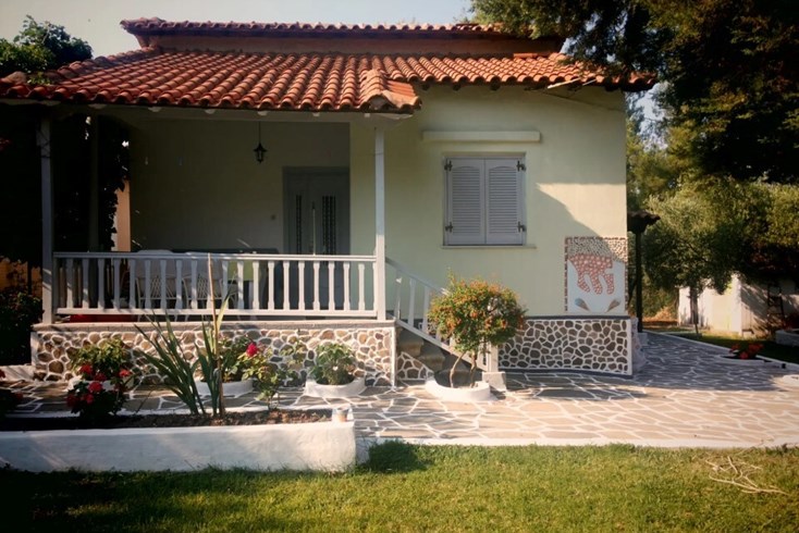 Realty photo 1