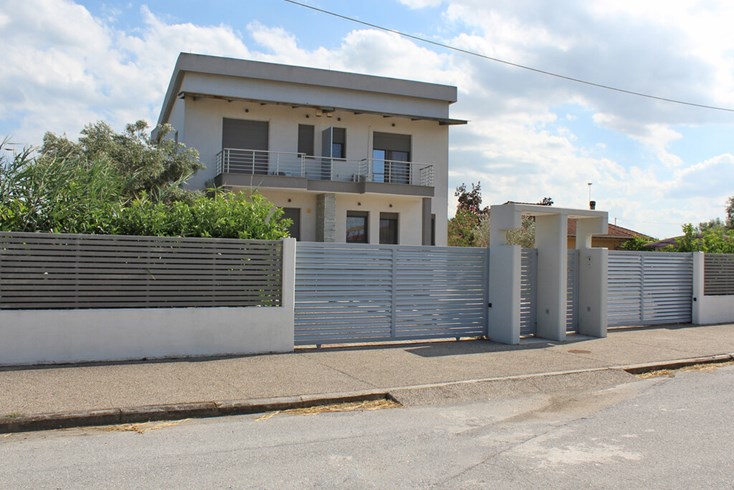 Realty photo 2