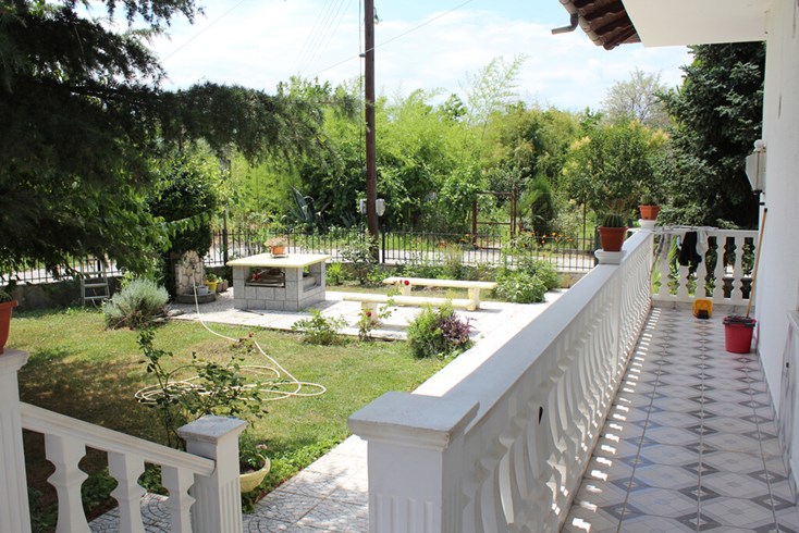 Realty photo 3