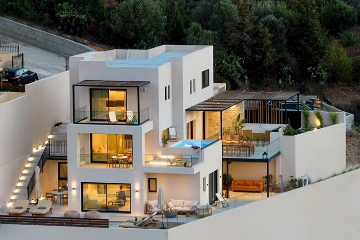 Realty photo 2
