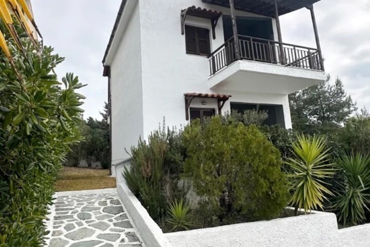 Realty photo 2