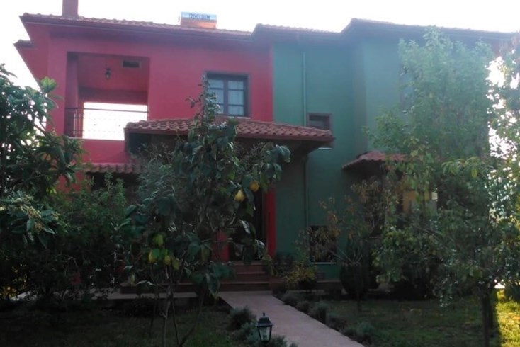 Realty photo 3