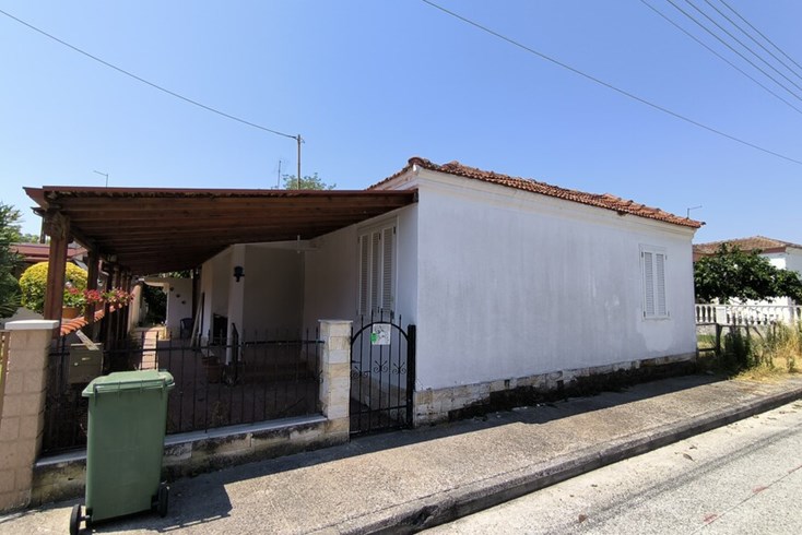 Realty photo 1