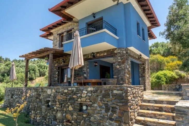 Realty photo 3