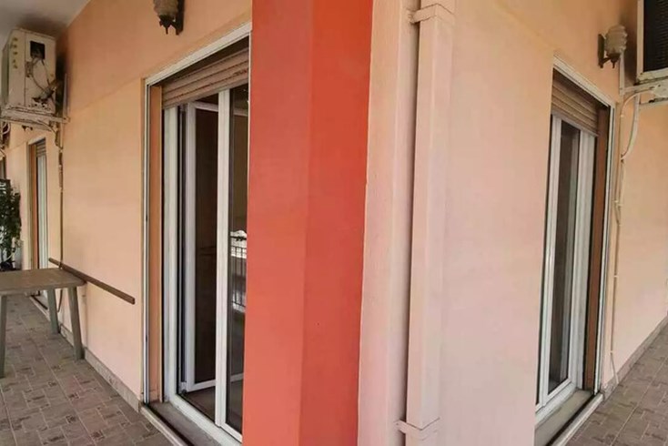 Realty photo 3
