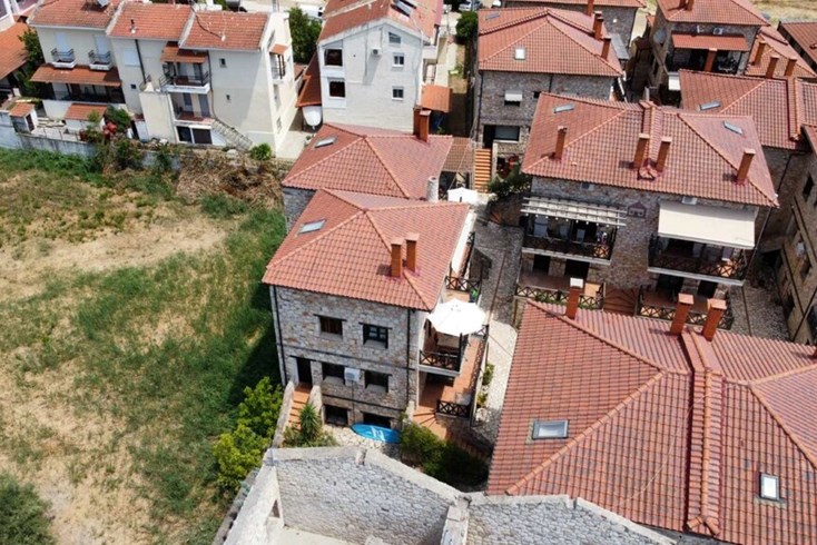 Realty photo 2