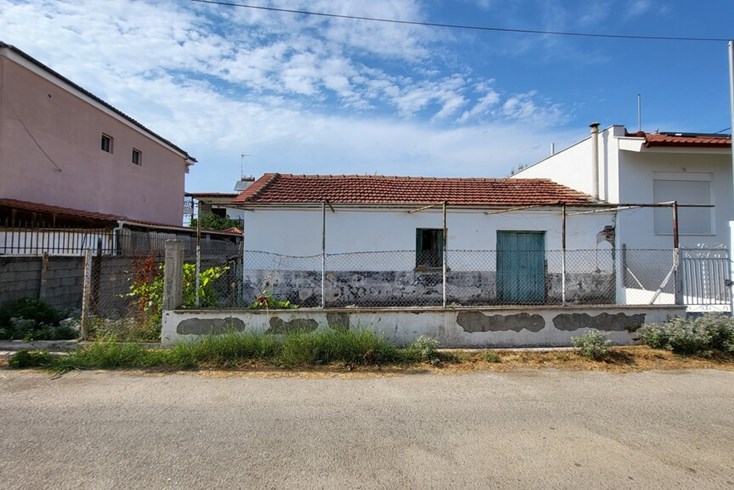 Realty photo 1