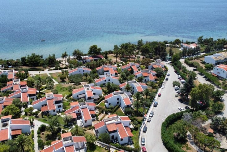 Realty photo 3