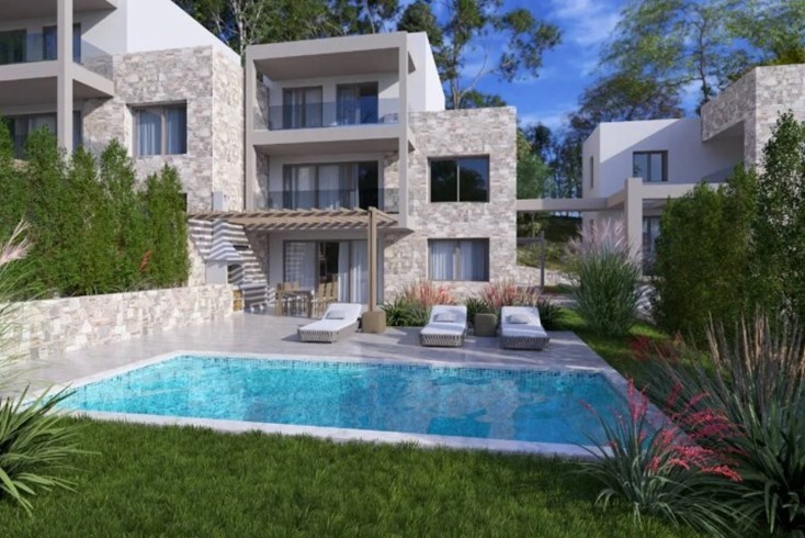 Realty photo 2