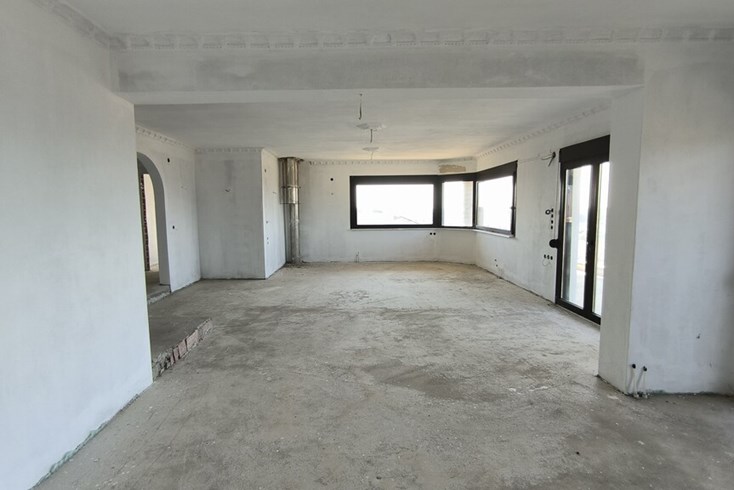 Realty photo 3