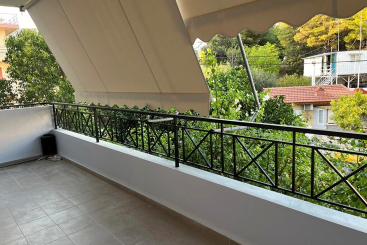Realty photo 1