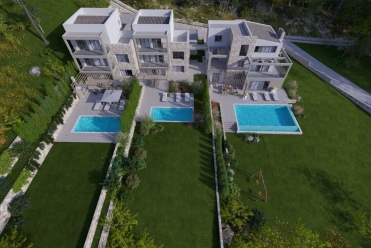 Realty photo 3