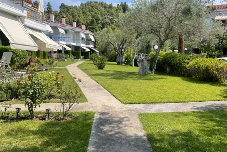 Realty photo 3