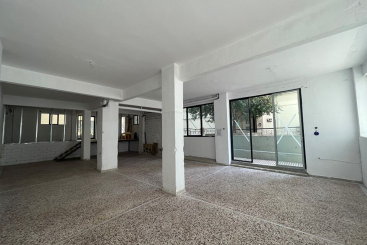 Realty photo 1