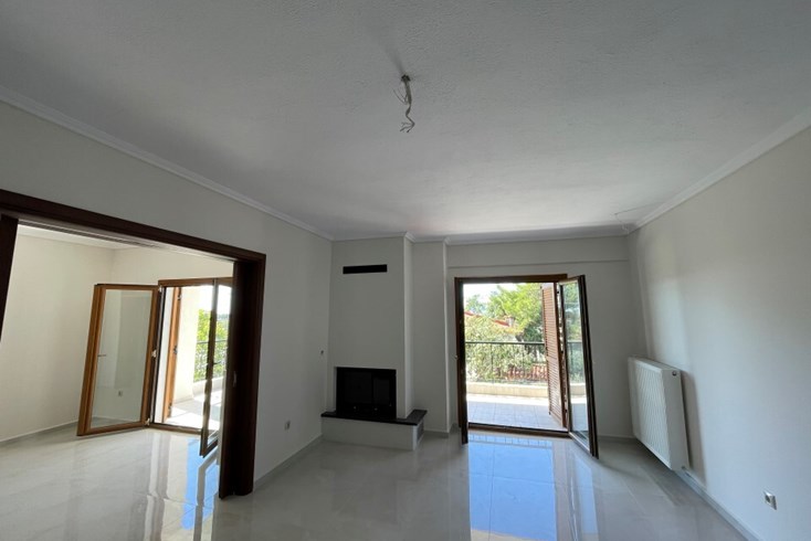 Realty photo 1