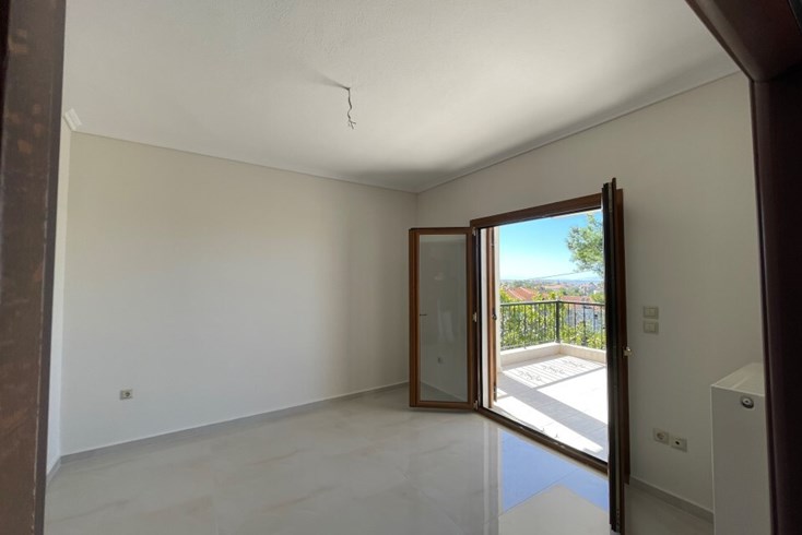 Realty photo 2