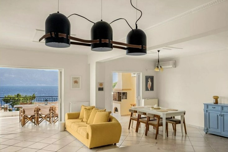 Realty photo 1