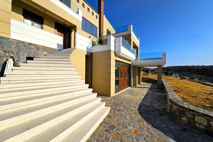Realty photo 3