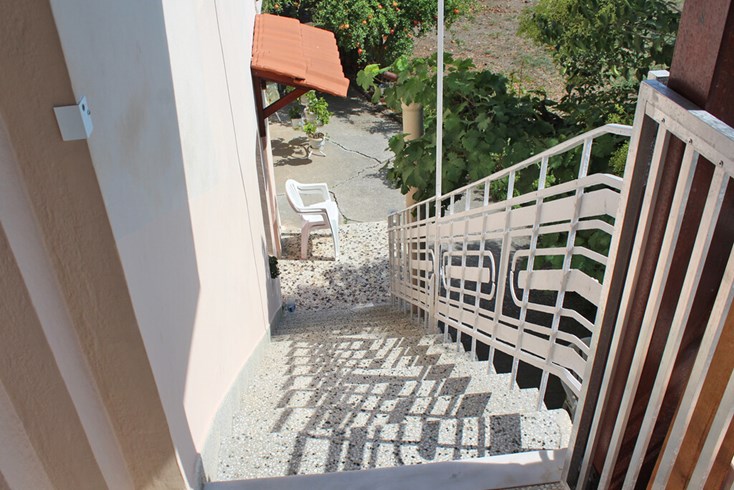 Realty photo 3