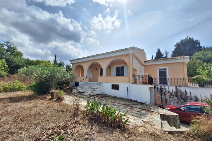 Realty photo 1