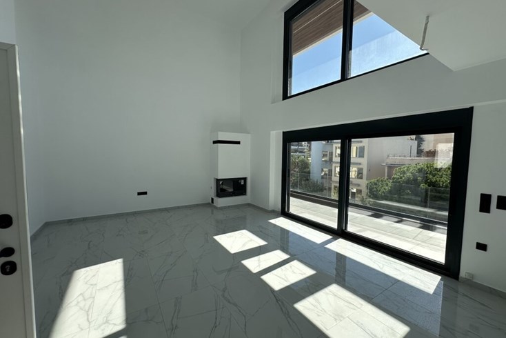 Realty photo 1