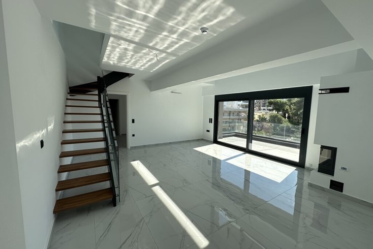 Realty photo 2