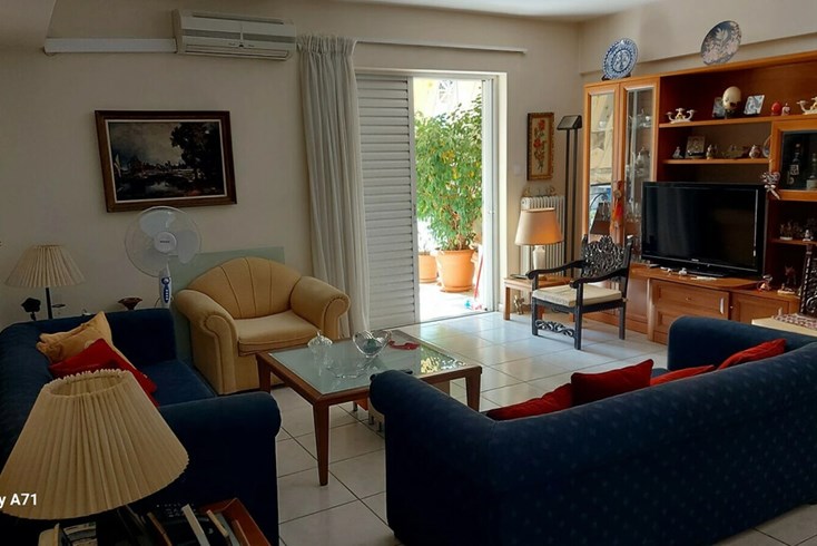 Realty photo 1