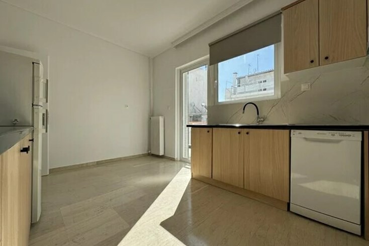 Realty photo 3
