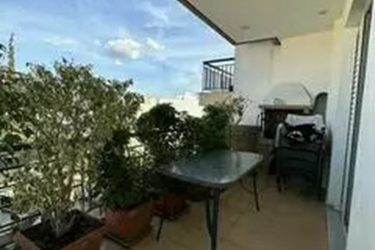 Realty photo 1