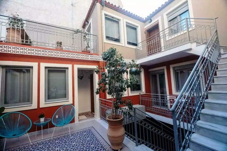 Realty photo 2