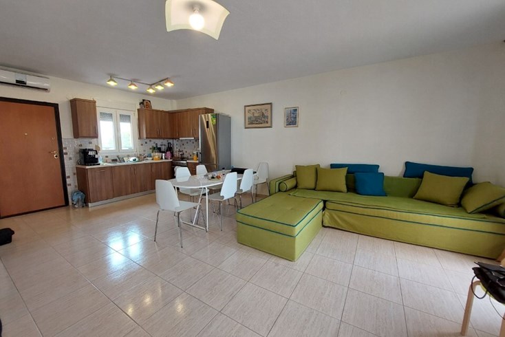 Realty photo 2