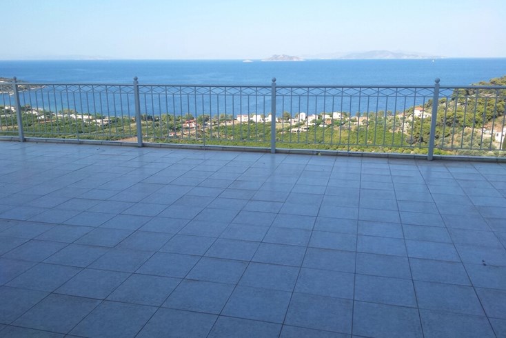 Realty photo 1