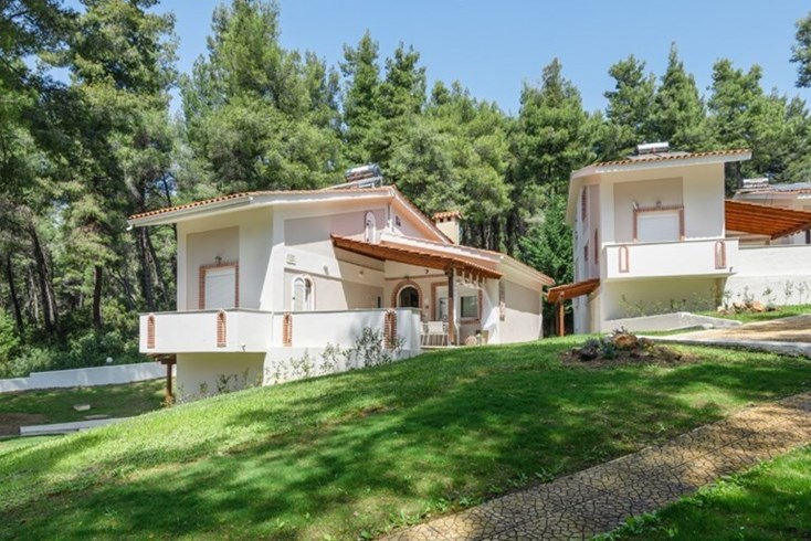 Realty photo 1