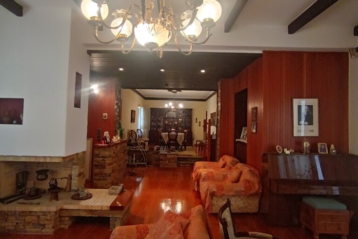 Realty photo 1