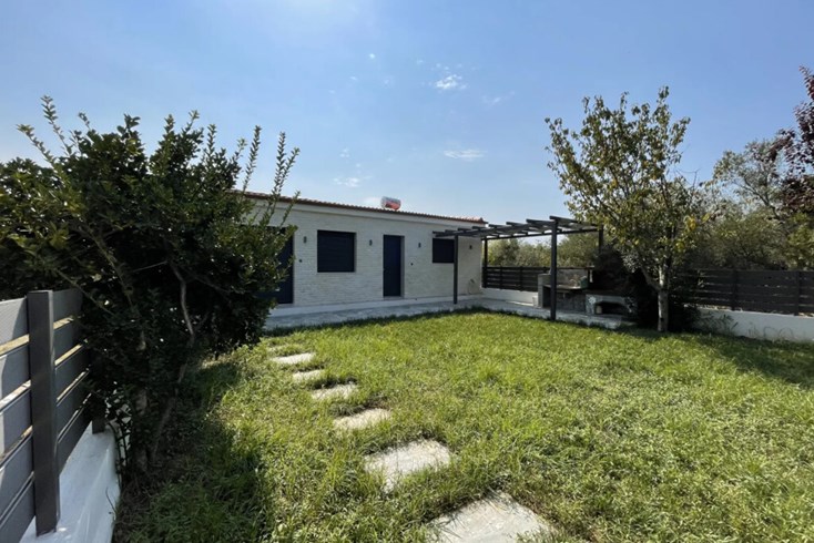 Realty photo 1