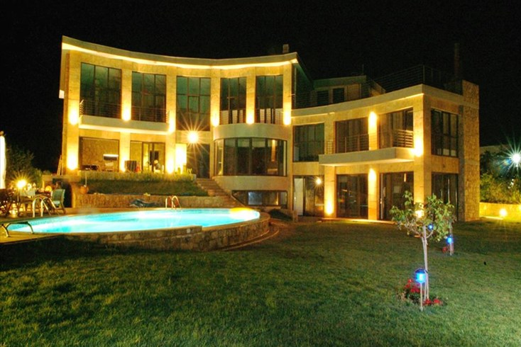 Realty photo 2