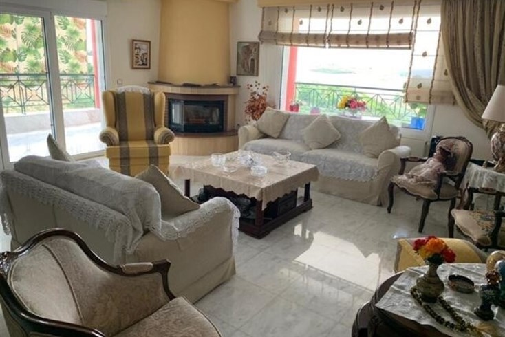 Realty photo 1