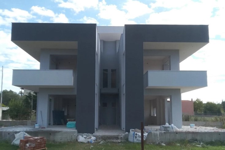 Realty photo 3
