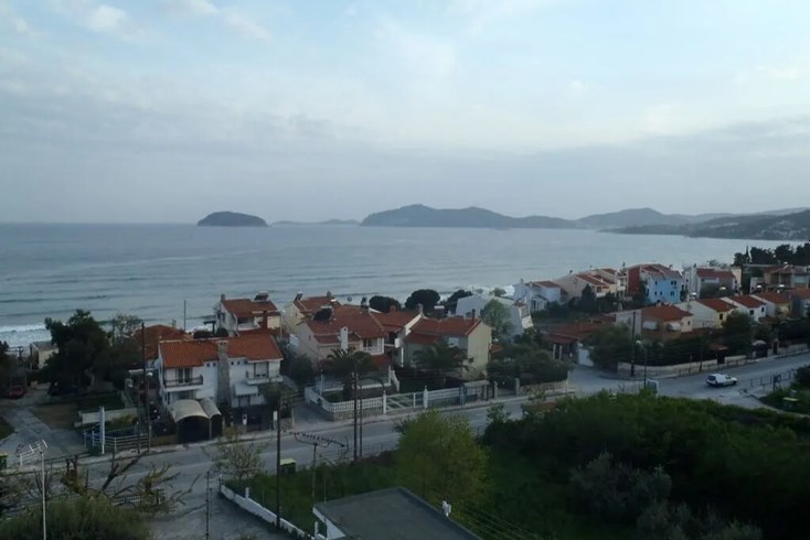 Realty photo 2